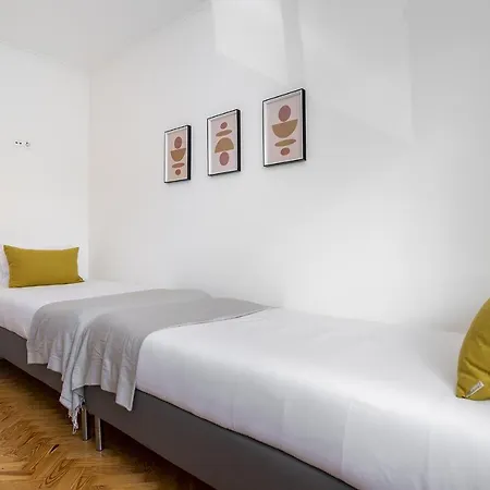 Whome Peaceful Alges Family Home Away From City Noise Lisbon Exterior photo